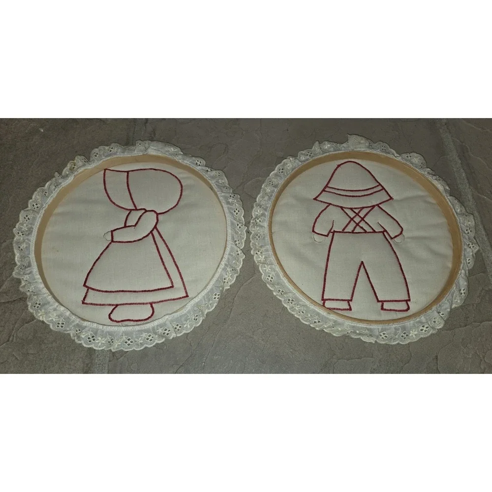 SET VINTAGE SUNBONNET SUE & OVERALL BILL Wall Art Hangings Embroidery Wood Hoops